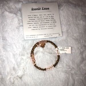 🌷Alex and Ani Heart Wrap🌷